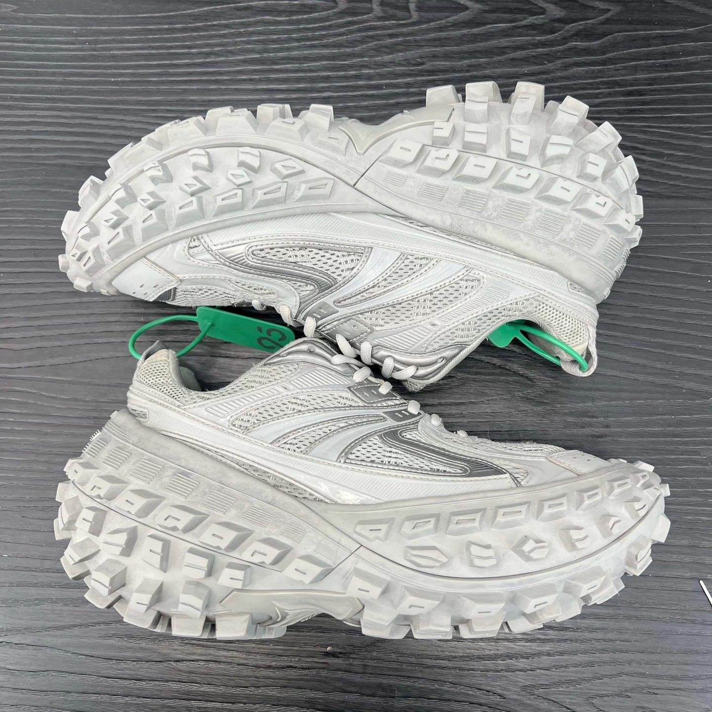 Balenciaga Balenciaga Grey Tire Sneakers Size 42 w/ Box Size US 9 / EU 42 - 2 Thumbnail