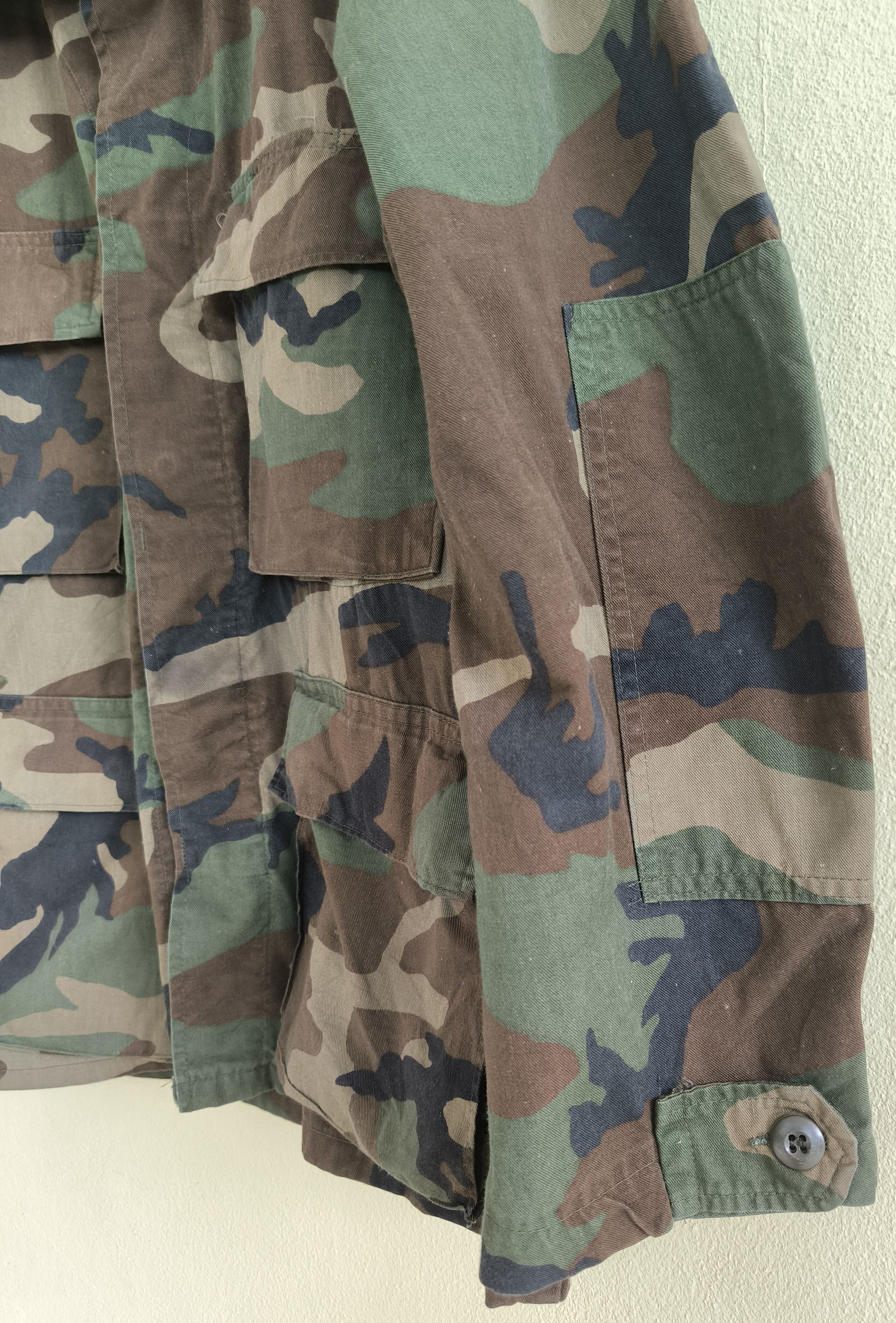 Vintage Vtg military woodland combat camo field jacket Size US M / EU 48-50 / 2 - 2 Thumbnail