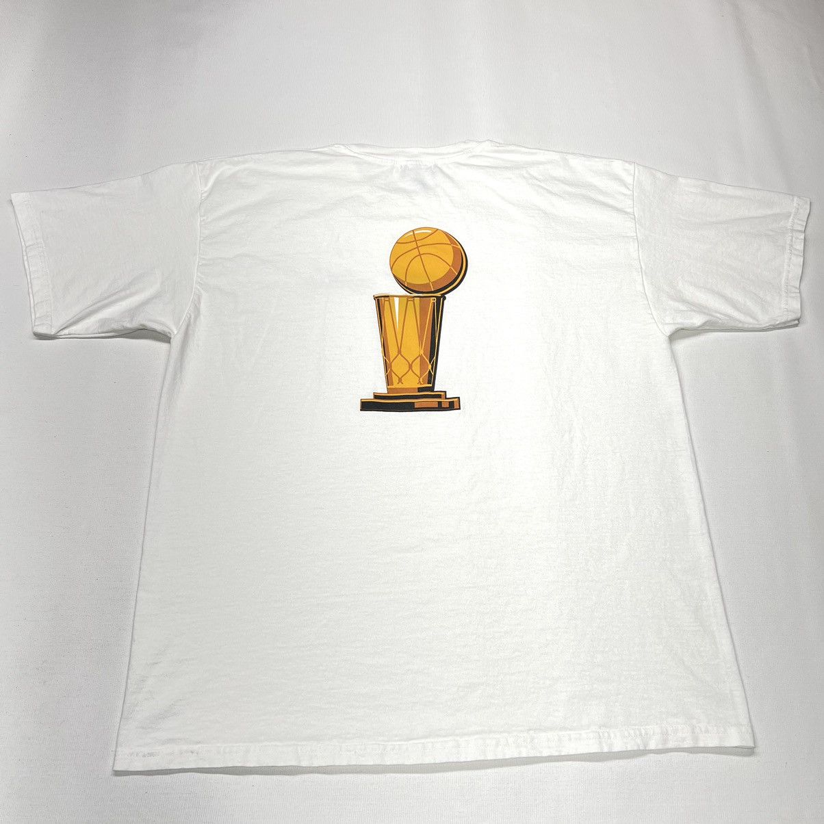 NBA NBA Finals Tee Shirt White Trophy Champions Basketball Y2K Size US XL / EU 56 / 4 - 1 Thumbnail