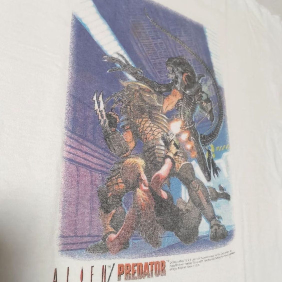 Fruit Of The Loom Vintage 1996 Alien vs Predator Shirt L White Rare Japan Promo Used Adult Men Fruit of the Loom Size US L / EU 52-54 / 3 - 6 Thumbnail