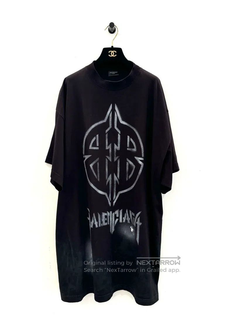 Balenciaga Balenciaga Rock Shield Logo Faded Effect Black Short Sleev Size US L / EU 52-54 / 3 - 1 Thumbnail