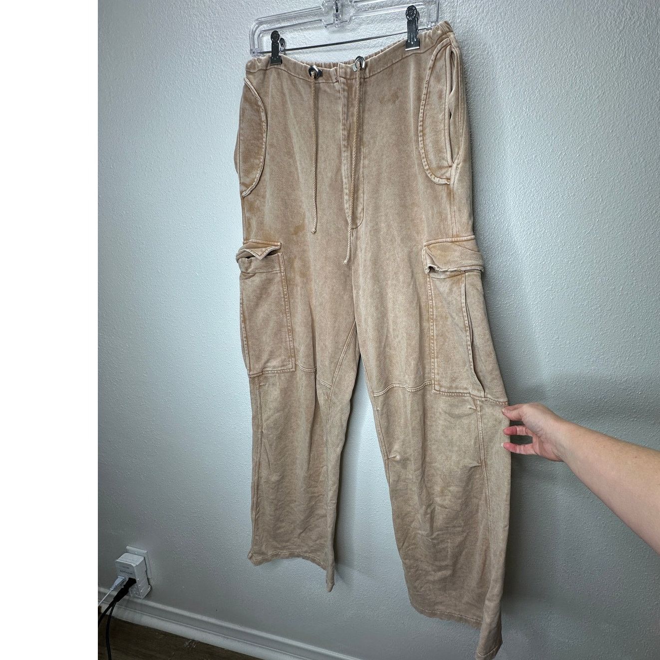 Acne Studios Acne Studios Mens Tan Wide Leg Cargo Sweat Pants M Size US 36 / EU 52 - 1 Thumbnail