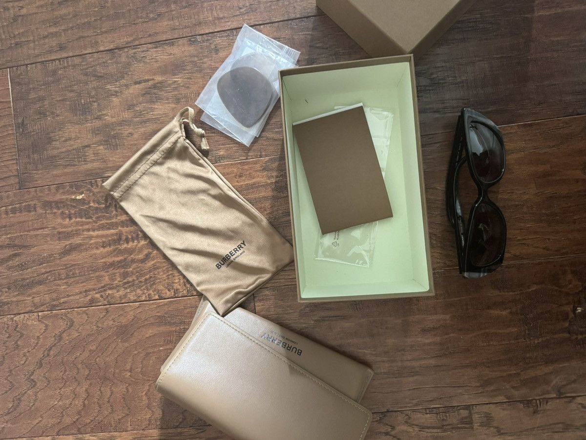 Burberry Burberry Cat-eye sunglasses Size ONE SIZE - 2 Thumbnail