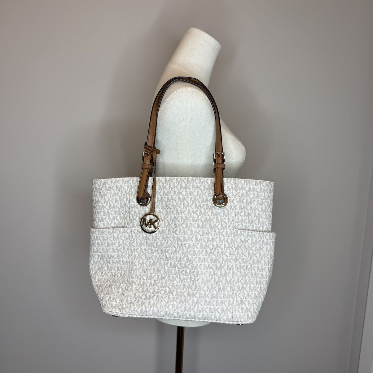 Michael Kors Michael Kors Cream MK Logo Tote with Tan Straps Size ONE SIZE - 10 Thumbnail