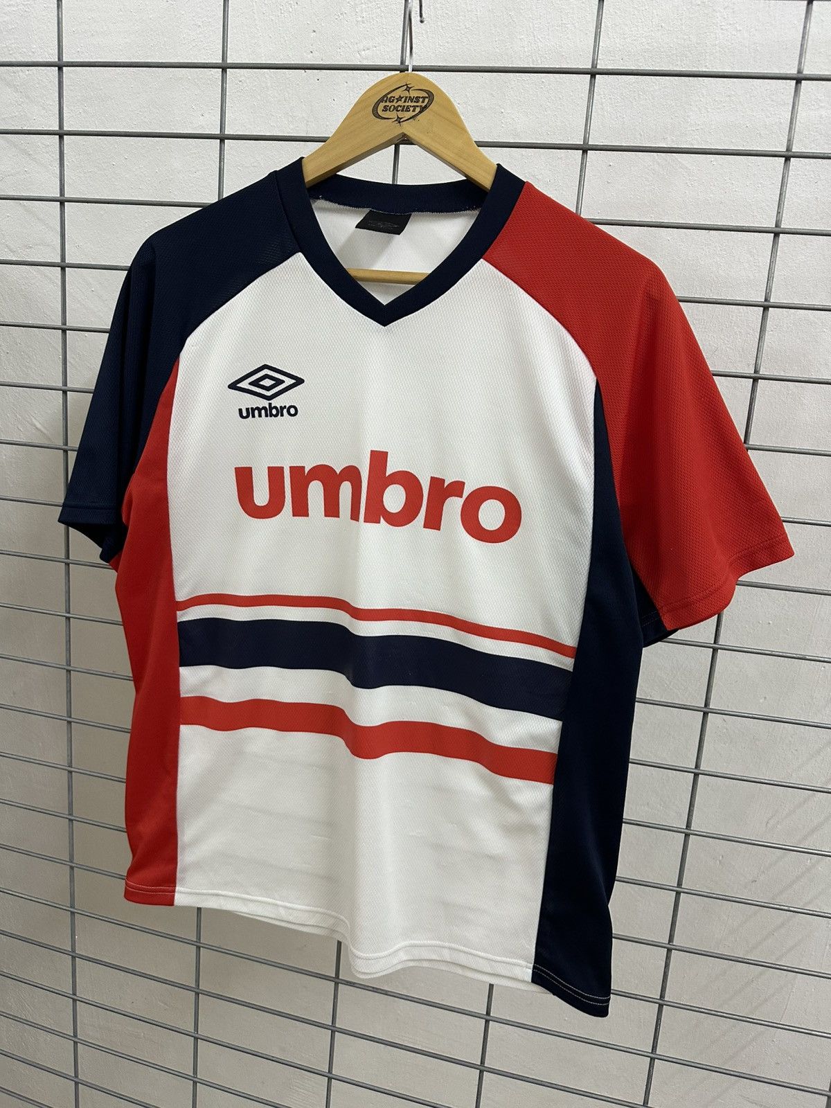 Umbro Rare Vintage Umbro Thailand Colourway Jersey By Descente Size US M / EU 48-50 / 2 - 3 Thumbnail