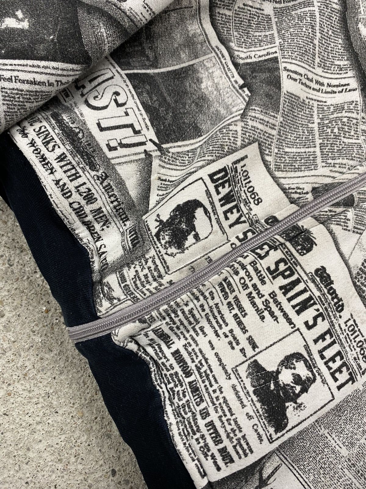 Japanese Brand Japan style hoodie newspapers full print zip vintage y2k Size US L / EU 52-54 / 3 - 7 Thumbnail