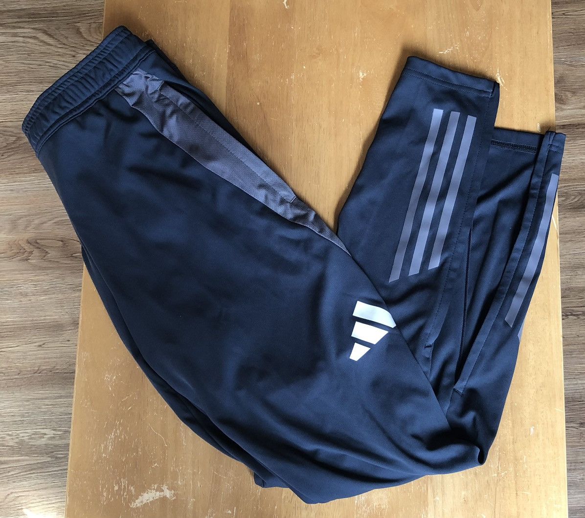 Adidas ADIDAS REAL MADRID Gray GREY FOOTBALL TRAINING PANTS 24/25 Size US 30 / EU 46 - 3 Thumbnail