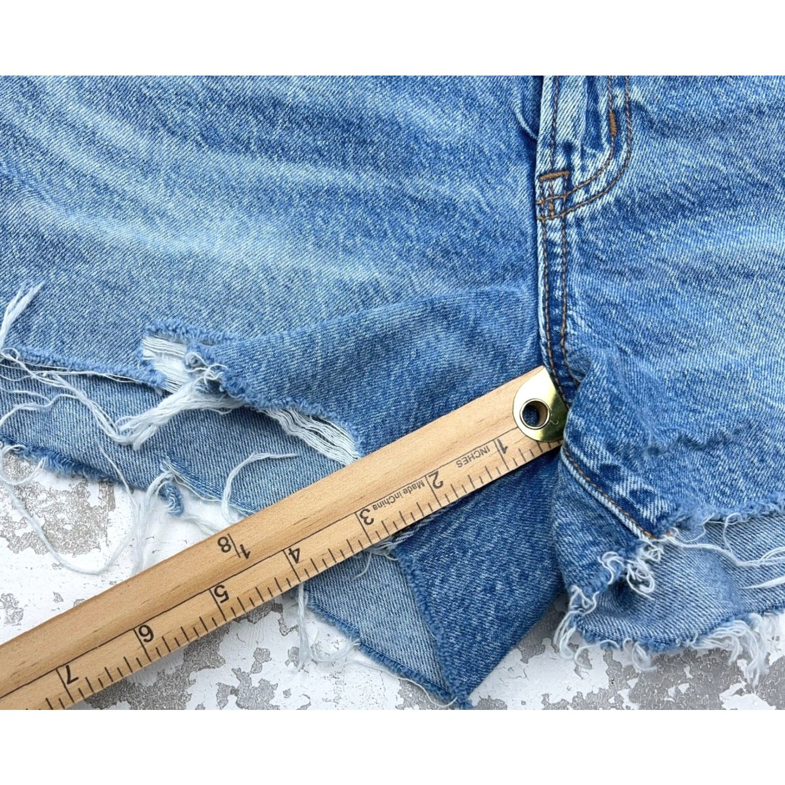 American Eagle Outfitters American Eagle Outfitters Shorts Women 4 Denim Cut-Off 90s Boyfriend Fit Jorts Raw Hem Blue 3 in Inseam Casual Size 27" / US 4 / IT 40 - 6 Thumbnail