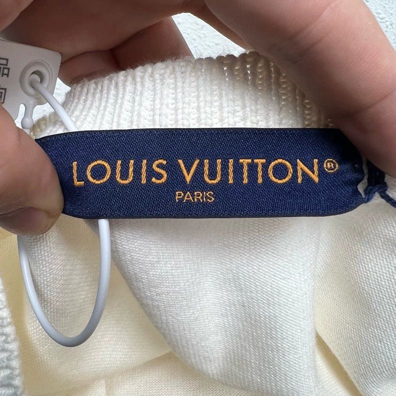 Louis Vuitton LOUIS VUITTON SS24 pin embroidery knitted short sleeve 2501 Size US XXL / EU 58 / 5 - 4 Thumbnail