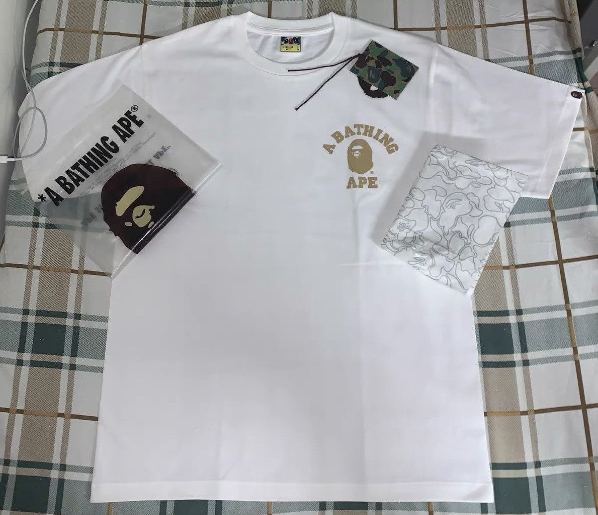 Bape BAPE OG Nigo era white short-sleeve tee Size US L / EU 52-54 / 3 - 9 Thumbnail