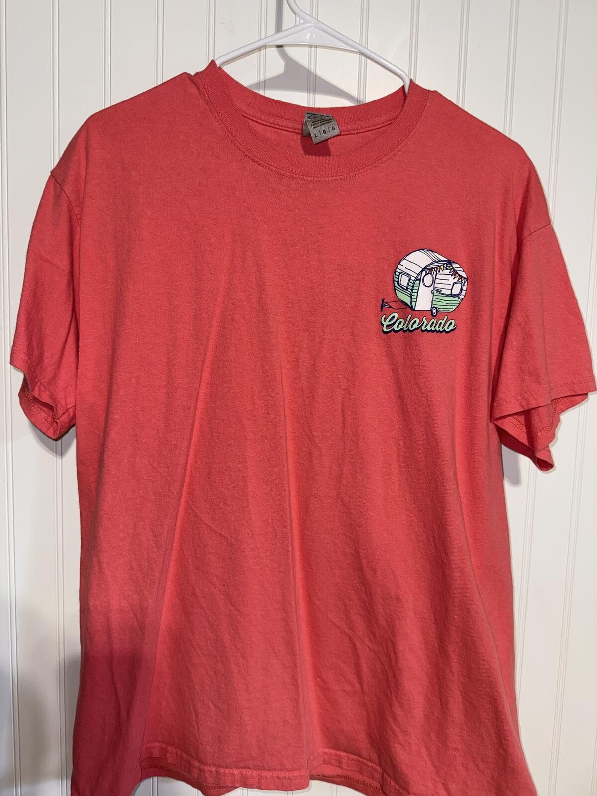 Gildan Coral Colorado Happy Camper Graphic T-Shirt Size L / US 10 / IT 46 - 1 Thumbnail