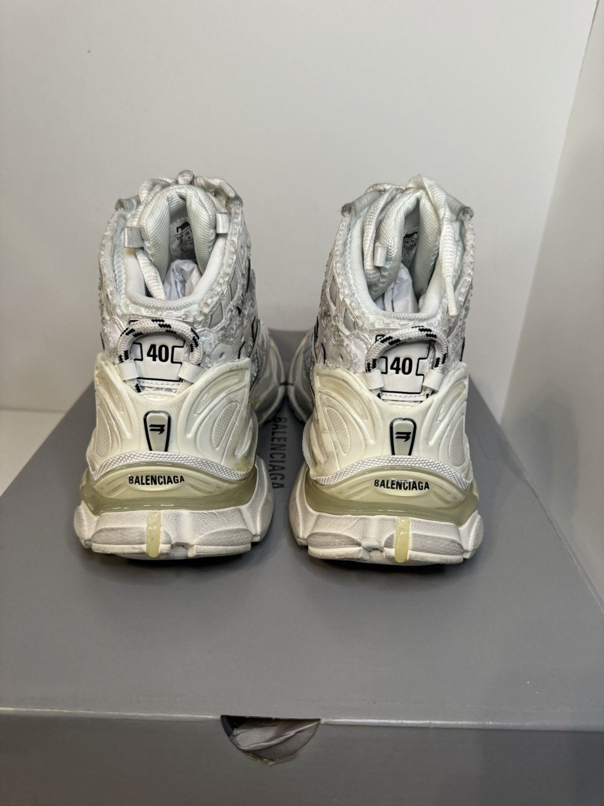 Balenciaga Balenciaga Men’s Runner Sneaker (White) New Size 40 Size US 7 / EU 40 - 4 Thumbnail
