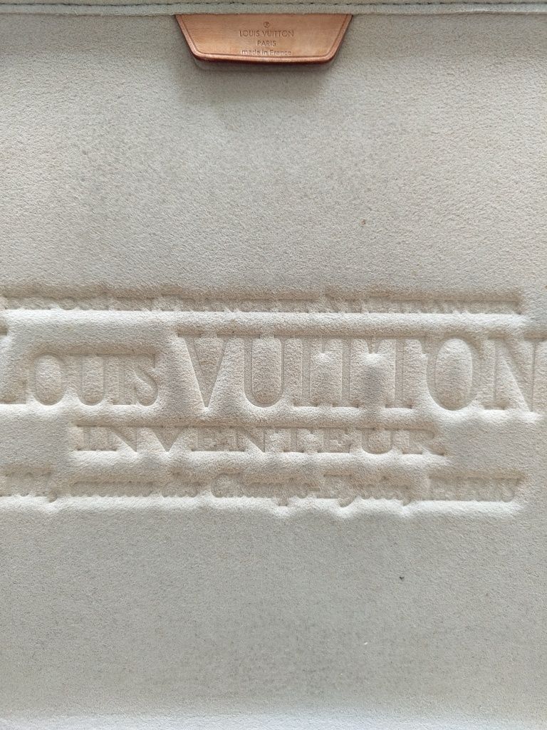 Louis Vuitton Louis Vuitton Inventer Vintage Leather Lap Top Case Size ONE SIZE - 3 Thumbnail