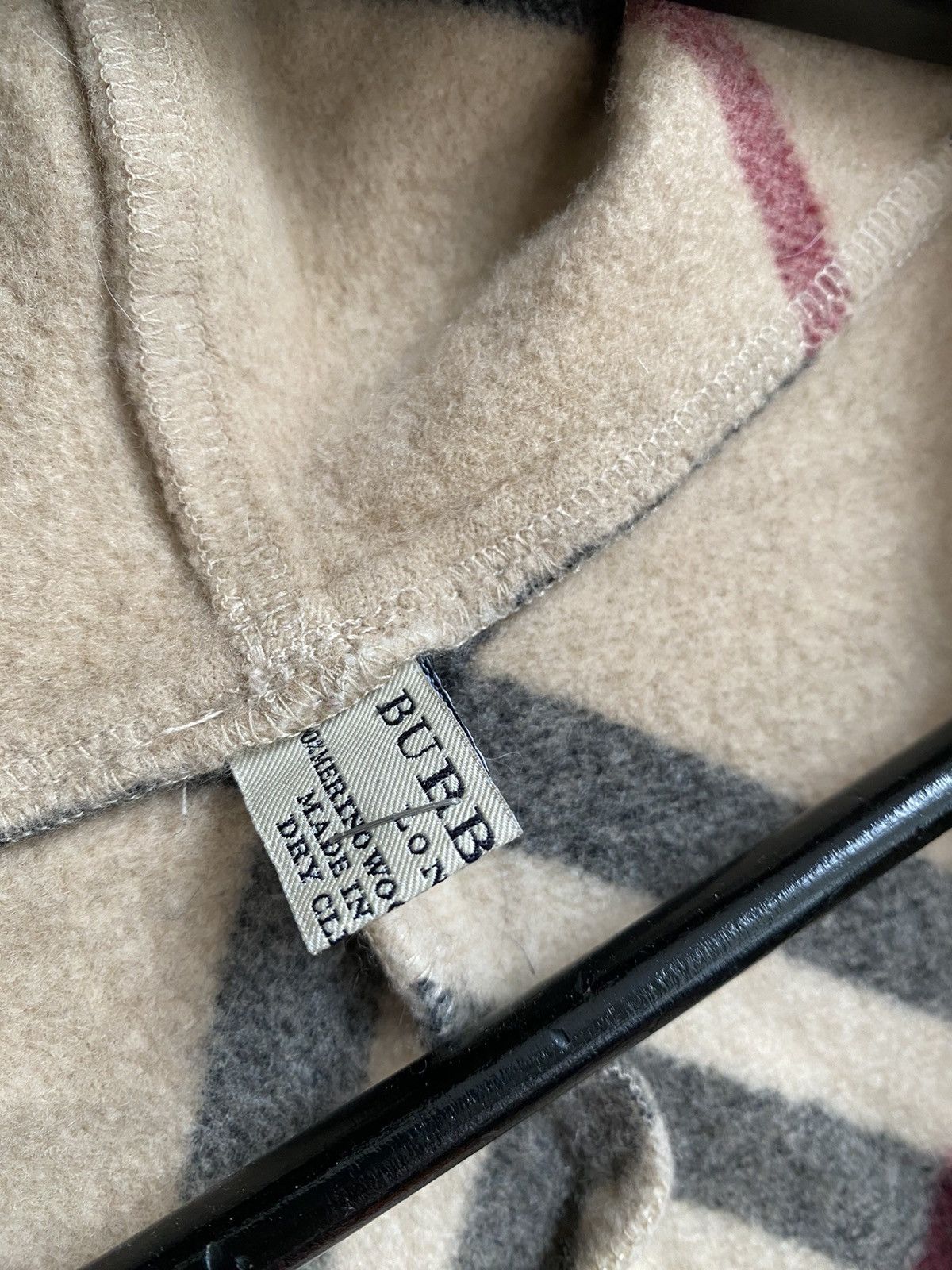 Burberry × Vintage Burberry Vintage Women's Poncho with a hood Size ONE SIZE - 5 Thumbnail
