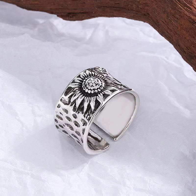 VIBE Punk Hip-Hop Sunflower Ring Size ONE SIZE - 2 Thumbnail