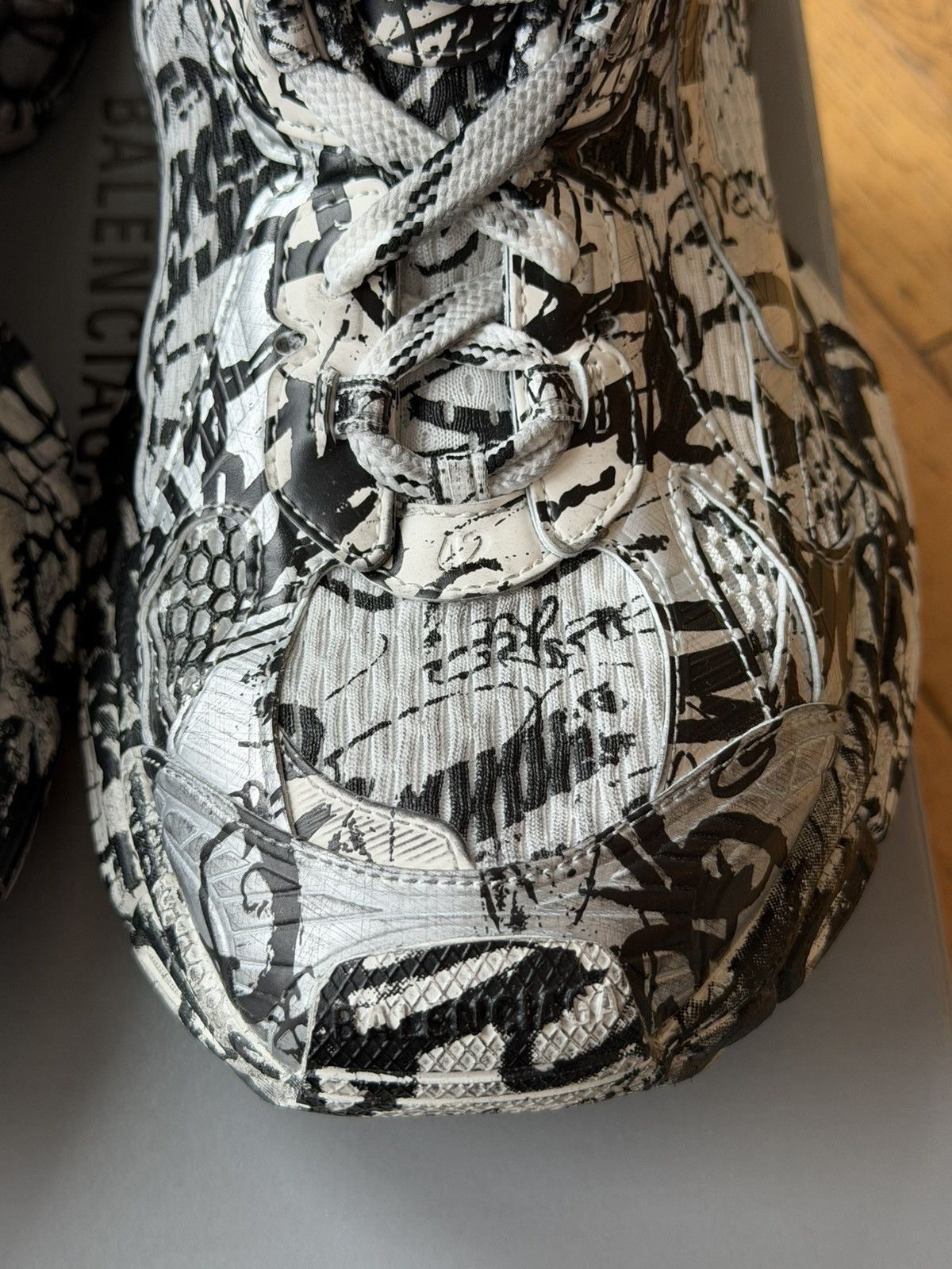 Balenciaga BALENCIAGA DEMNA SNEAKERS 3XL EXTREME GRAFFITI SIZE 42 Size US 8.5 / EU 41-42 - 3 Thumbnail