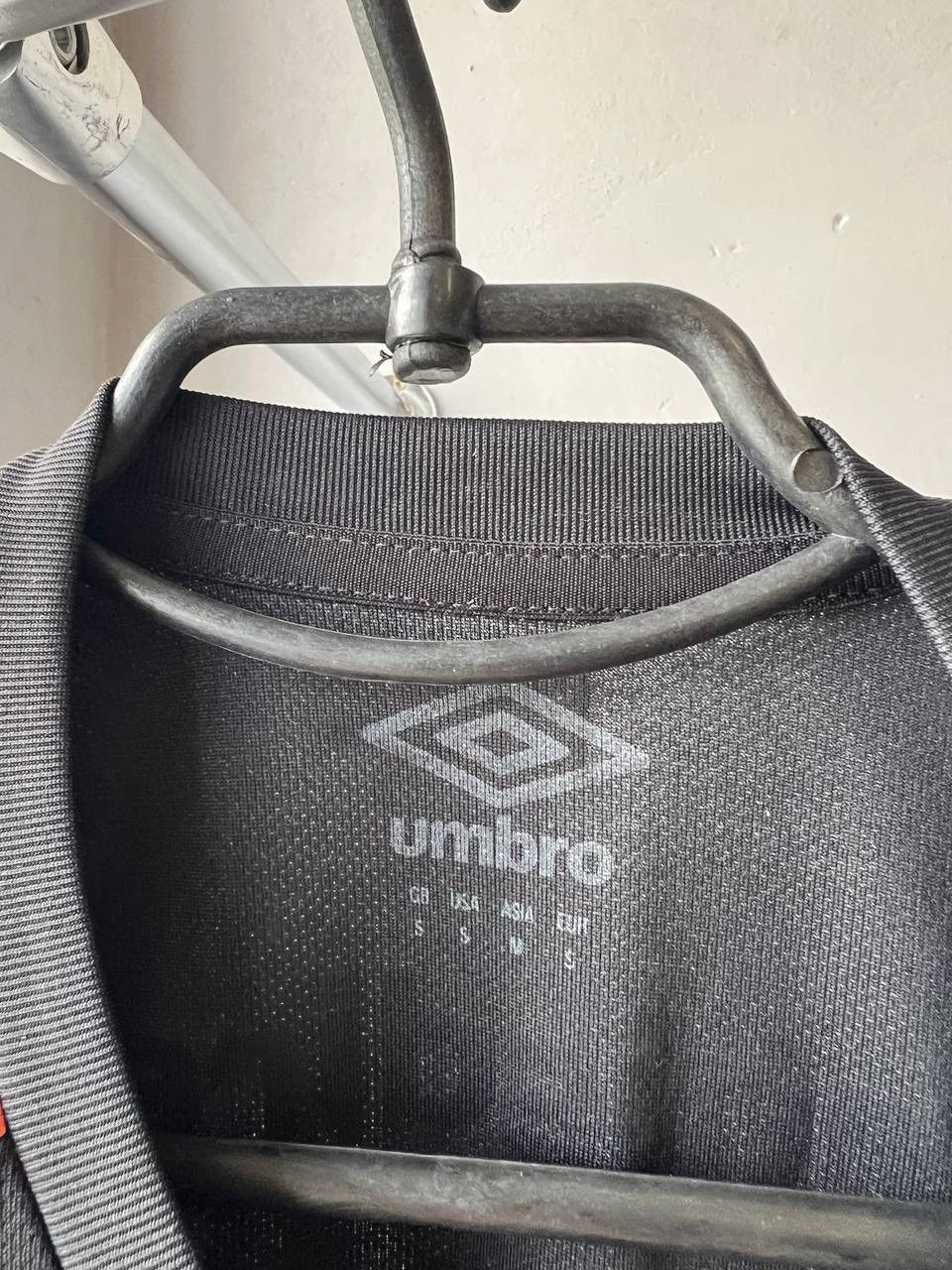 Umbro 2019/20 PSV EINDHOVEN AWAY SOCCER JERSEY FOOTBALL SHIRT S Size US S / EU 44-46 / 1 - 6 Thumbnail