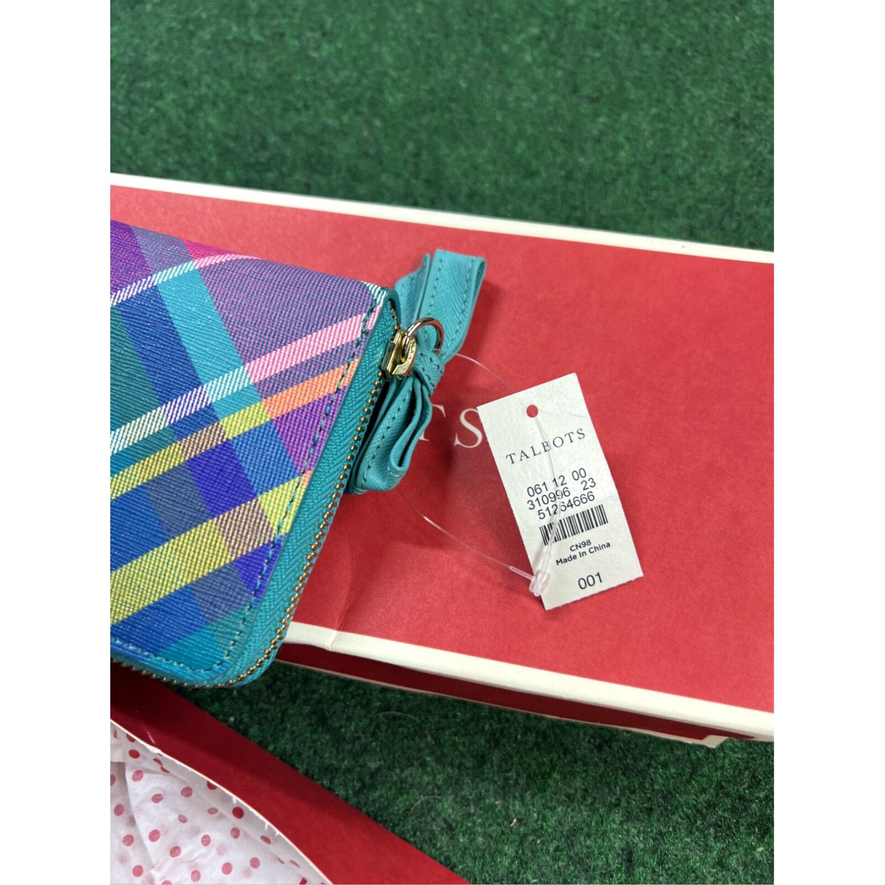 Talbots TALBOTS NEW W/TAG $69.50 PRINTED SAFFIANO LEATHER ZIP AROUND WALLET Size ONE SIZE - 3 Thumbnail