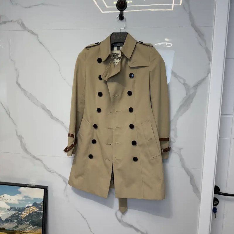 Burberry Khaki Cotton Trench Coat for Women