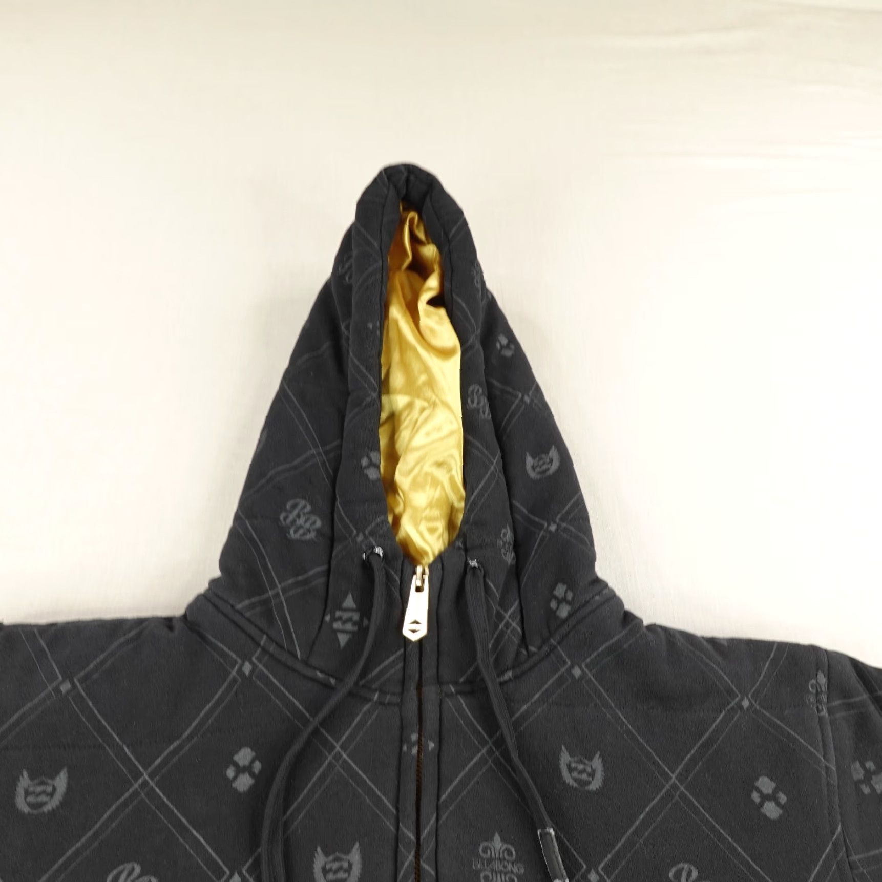 Billabong Vintage Billabong Jacket Mens Large Black Gold All Over Print AOP Hoodie Y2K Size US L / EU 52-54 / 3 - 2 Thumbnail