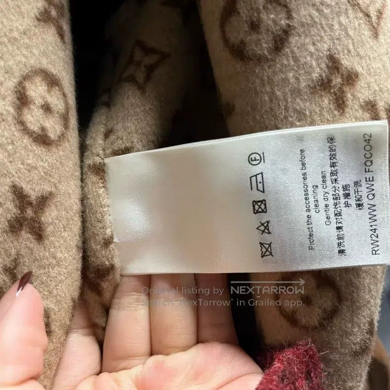 Louis Vuitton Louis Vuitton Brown Logo Letter Reversible Hooded Lace Up Size XXS / US 00 / IT 34 - 4 Thumbnail