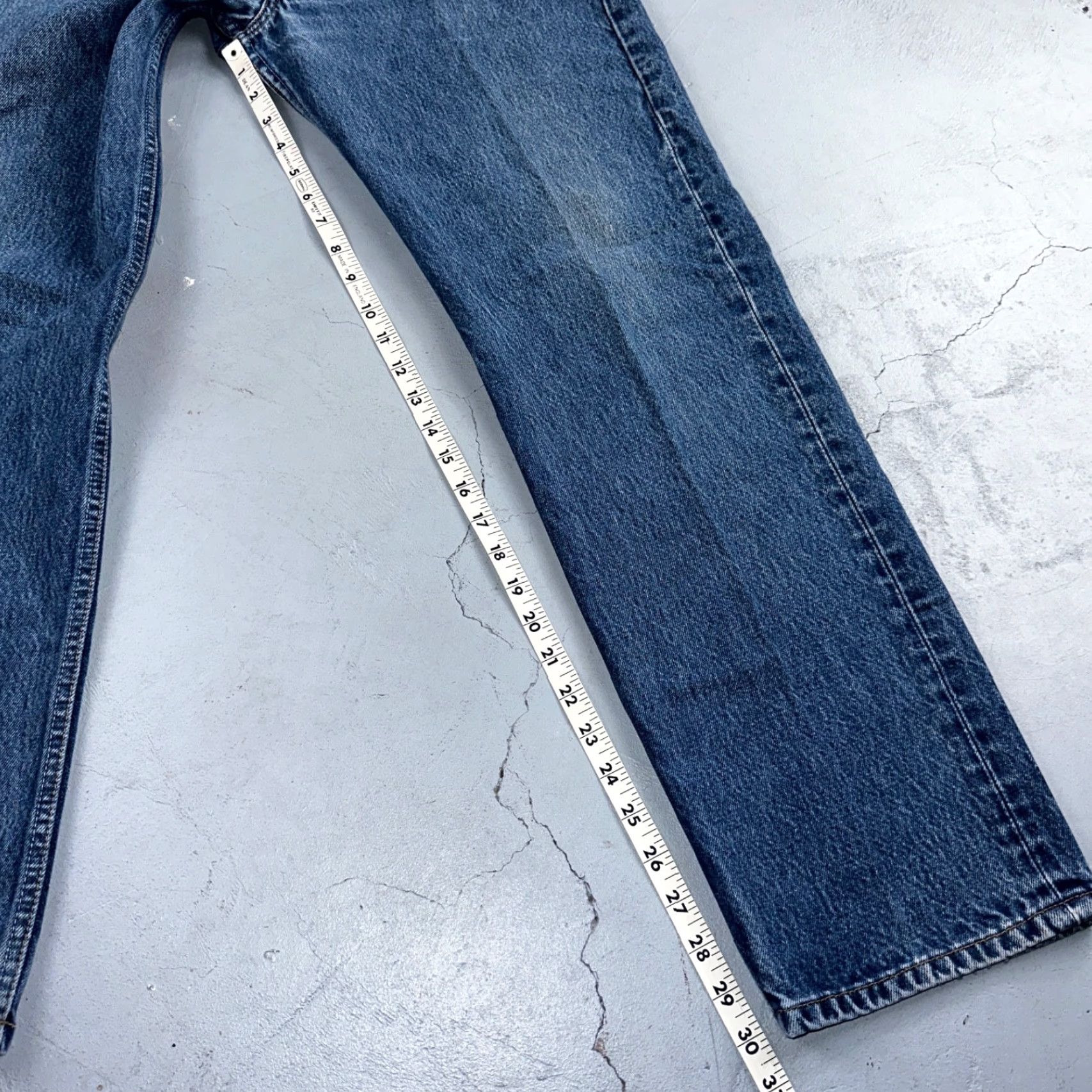 Levi's Levis 501 Vintage 90s USA XX Straight Leg Jeans Blue Med Wash 35x34 Act 33x30 Men Jeans Size US 35 - 5 Thumbnail
