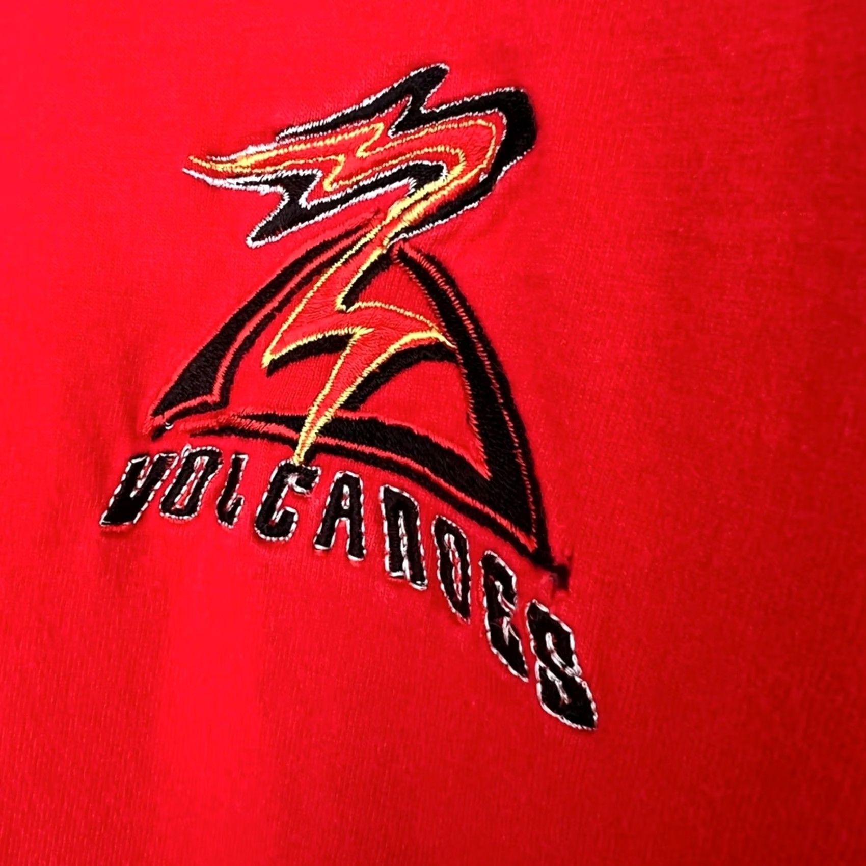 Vintage VINTAGE Mens Salem-Keizer Volcanoes Shirt XL Embroidered 90s baseball Red Size US XL / EU 56 / 4 - 2 Thumbnail