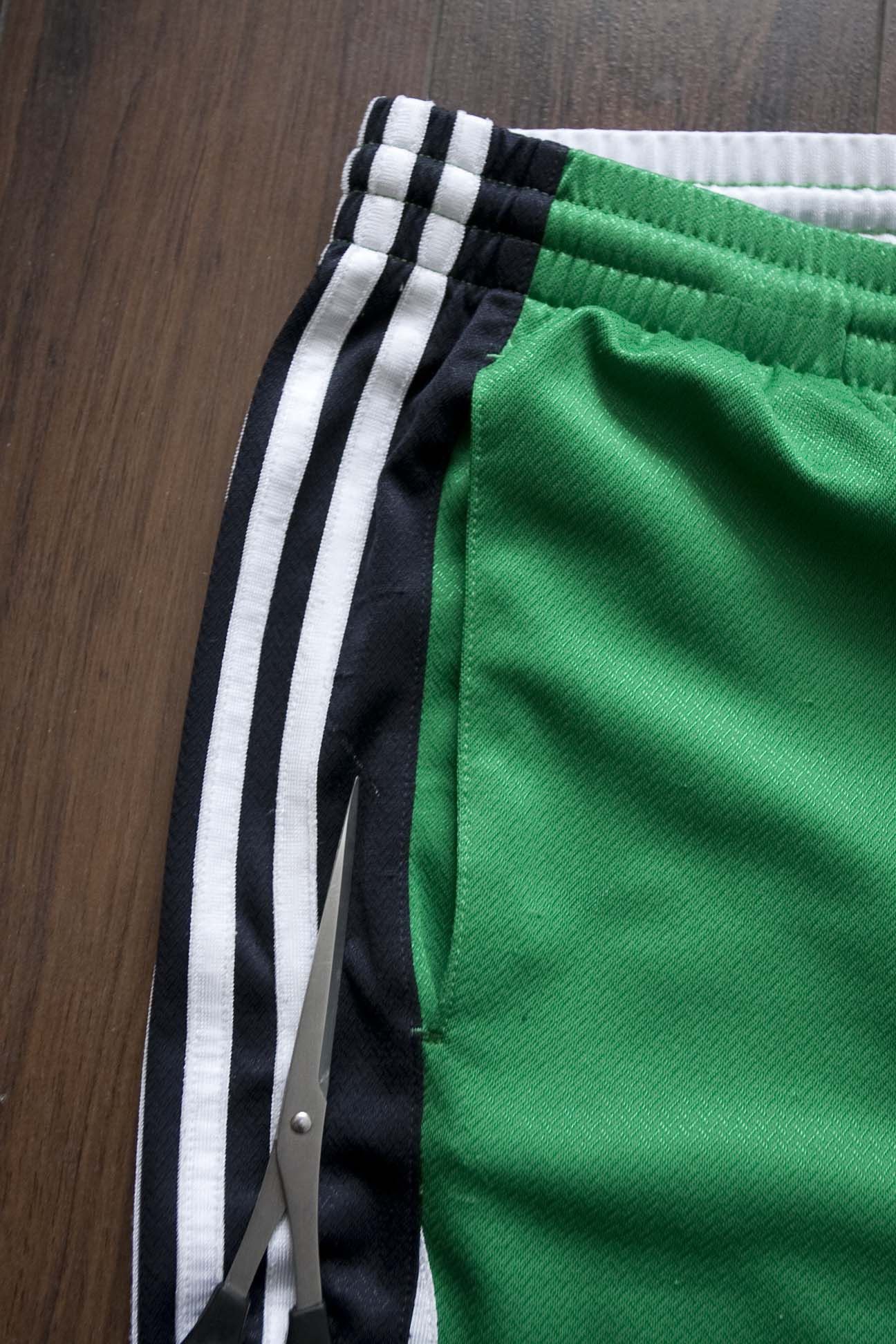 Adidas Adidas Shorts Size XL / 35 Green Shiny Size US 35 - 5 Thumbnail