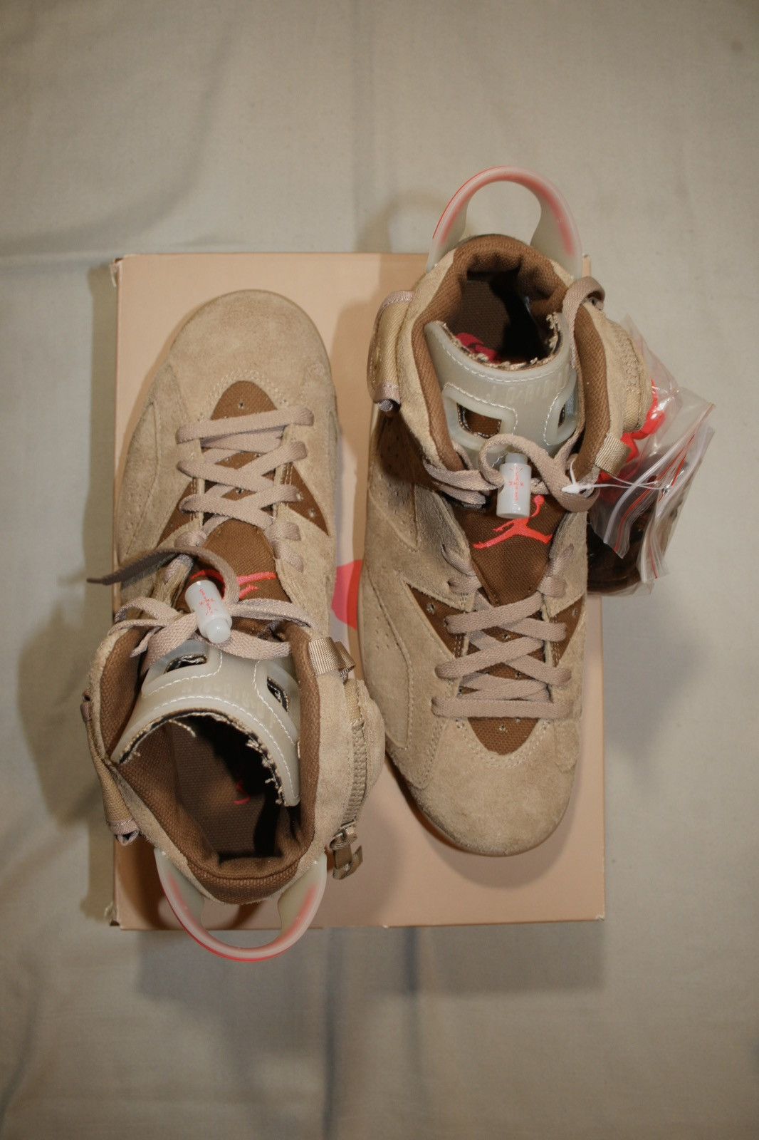 Nike × Travis Scott Air Jordan 6 Travis Scott Size US 8.5 / EU 41-42 - 2 Thumbnail