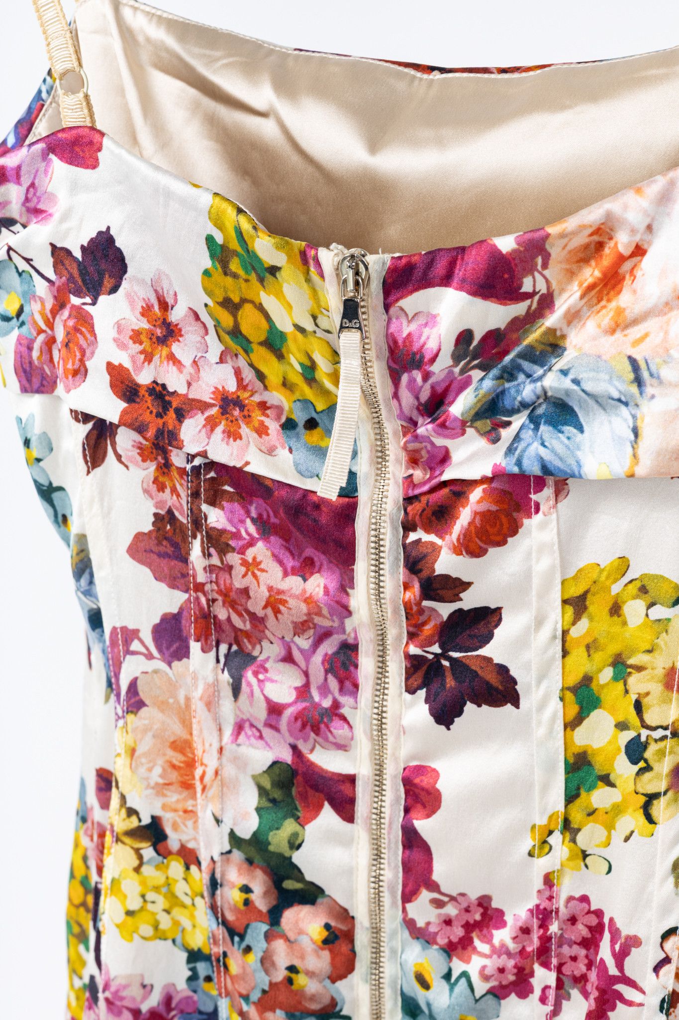 Dolce & Gabbana D&G Dolce & Gabbana SS/11 White Floral Silk-Satin Mini Dress Size S / US 4 / IT 40 - 7 Thumbnail
