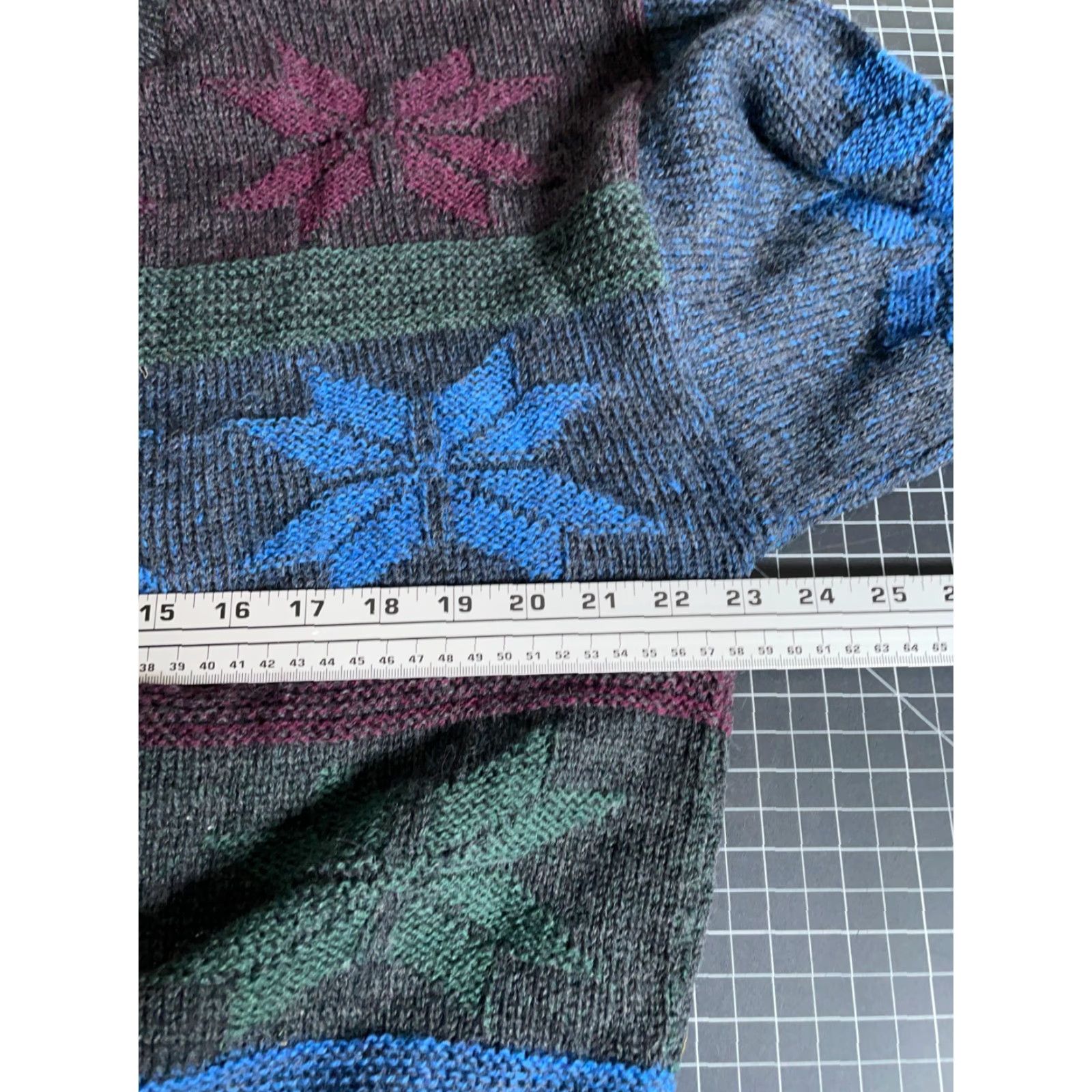 Vintage VINTAGE ALPS Sweater Men XL Green Snowflake Geometric Knit Wool 80s Retro Mens Size US XL / EU 56 / 4 - 5 Thumbnail