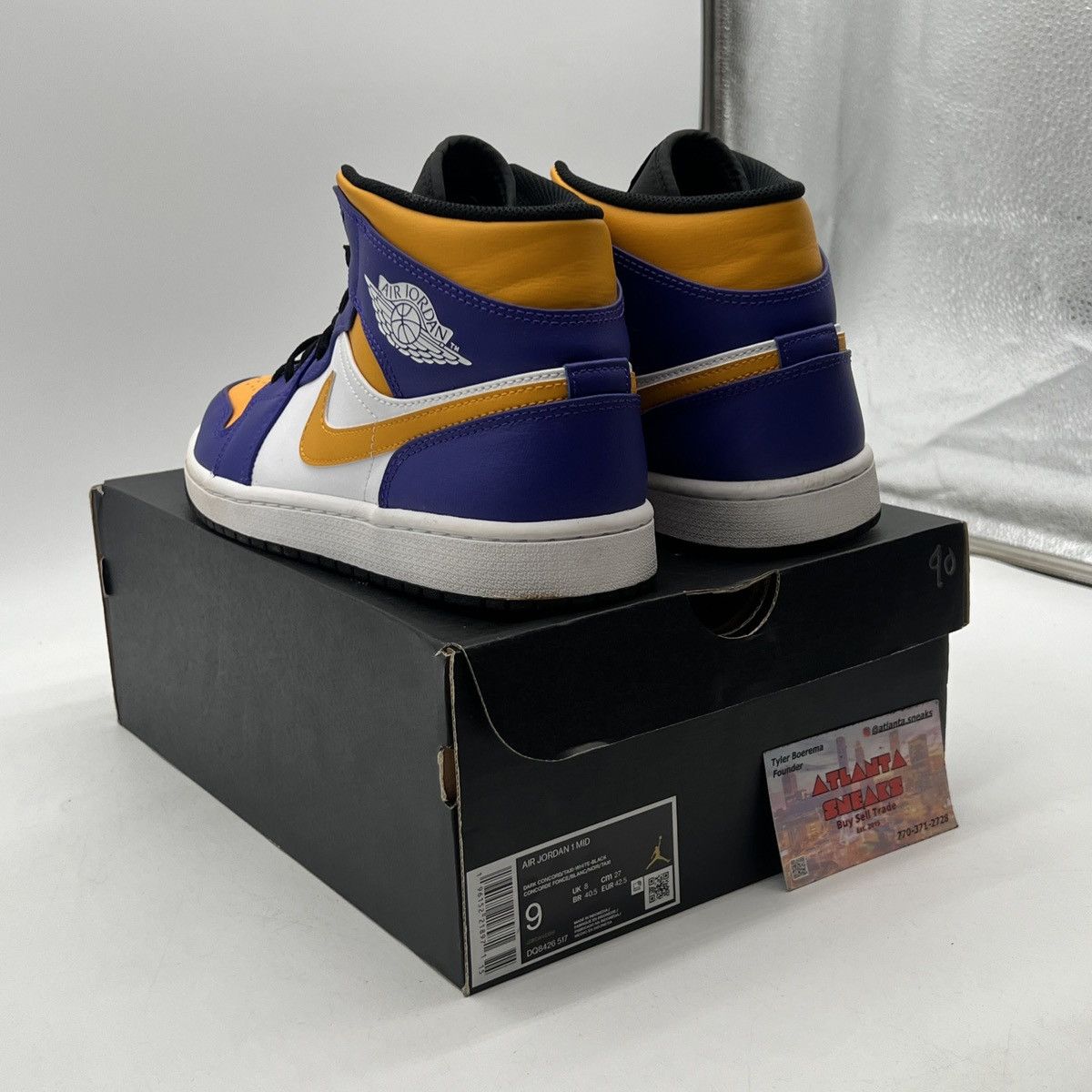 Nike Air Jordan 1 mid lakers Size US 9 / EU 42 - 4 Thumbnail