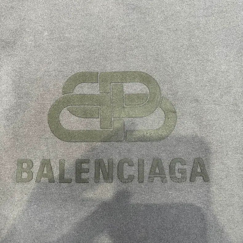 Balenciaga Balenciaga Buckle Flock Logo High Neck Long Sleeve Size US XS / EU 42 / 0 - 3 Thumbnail