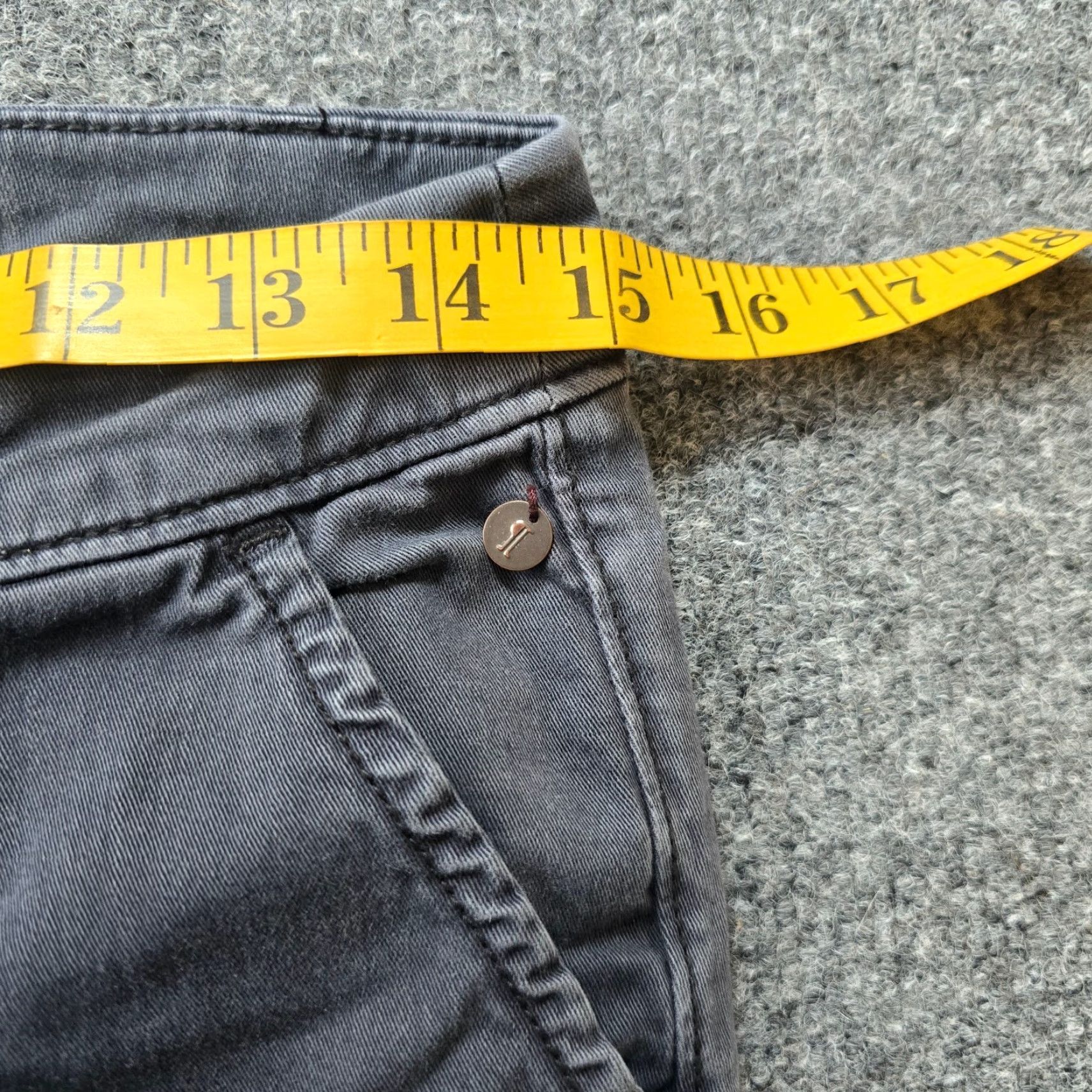 Vintage Pilcro Jeans Womens 28 Black Capri Crop Taper Casual Slim Denim Capris Crop Zipper Fall Spring Summer Womens Size 28" / US 6 / IT 42 - 6 Thumbnail