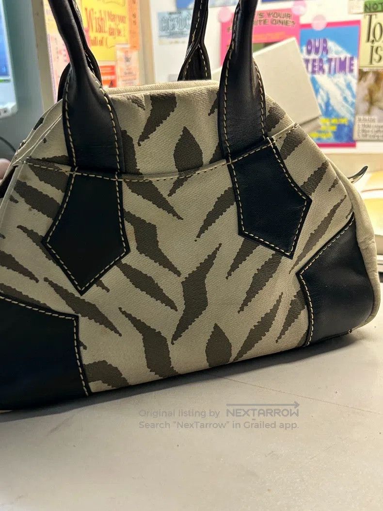 Vivienne Westwood vivienne westwood size os Tiger Pattern Bowling Bag Size ONE SIZE - 4 Thumbnail