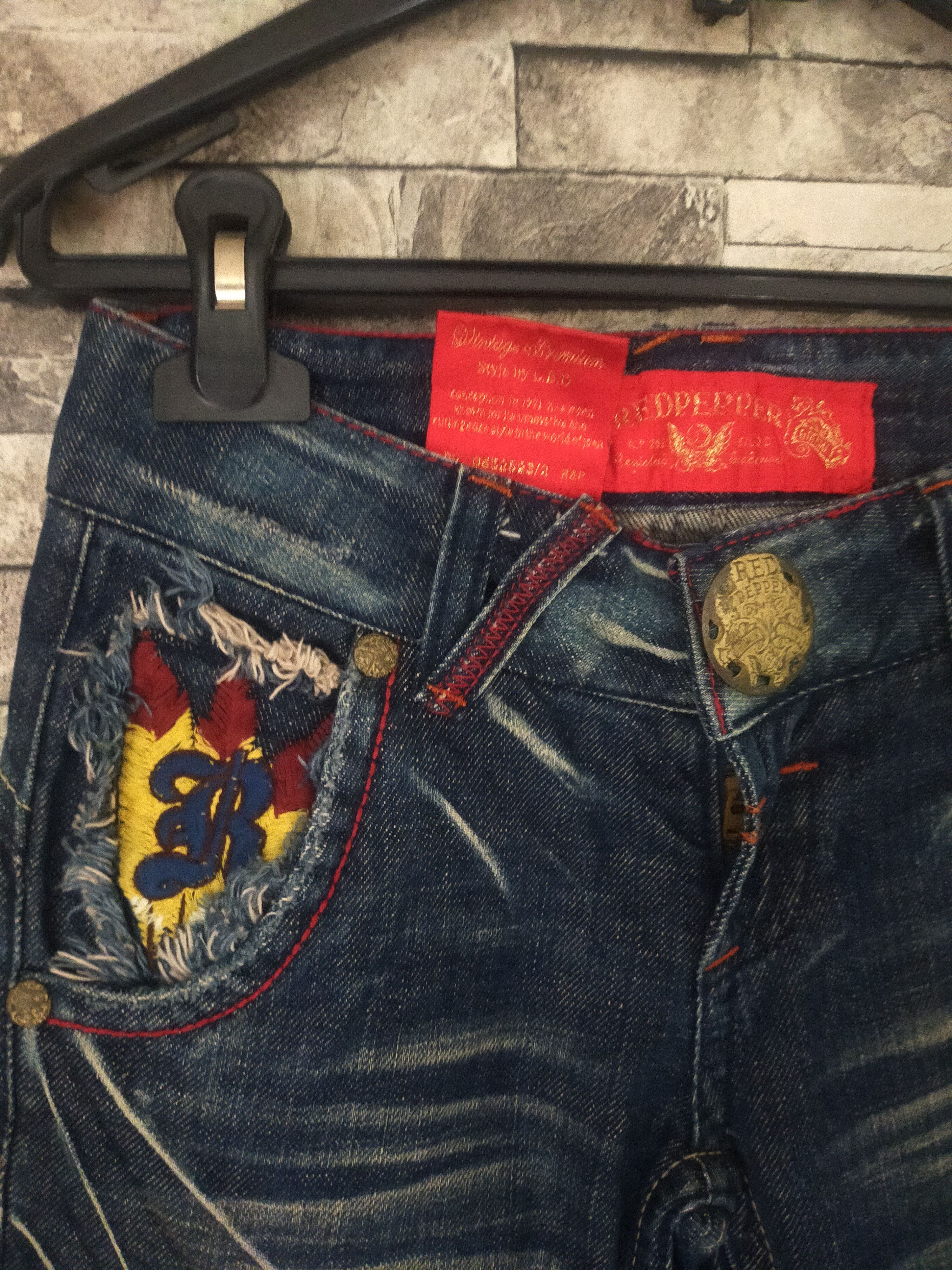 Japanese Brand Vintage red pepper gold label low rise flag flare Y2K jeans Size 24" / US 00 / IT 34 - 5 Thumbnail
