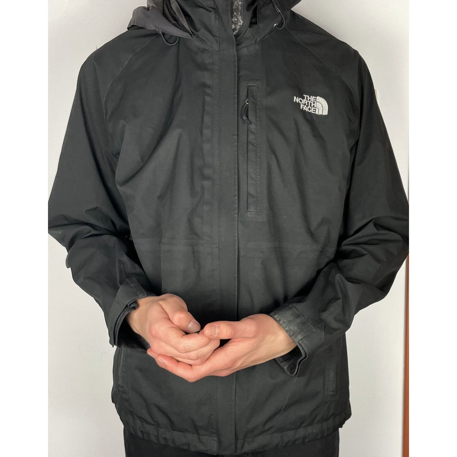 The North Face × Vintage The North Face Women's Gore-Tex Paclite Shell Rain Jacket L Size L / US 10 / IT 46 - 2 Thumbnail