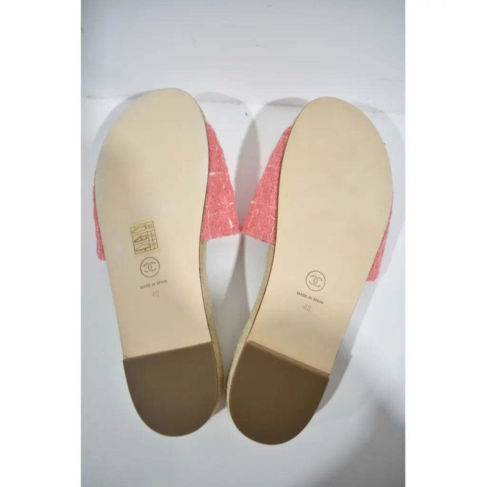 Chanel Chanel 20A Pink Tweed Black CC Logo Espadrille Slide Size US 10 / IT 40 - 12 Thumbnail