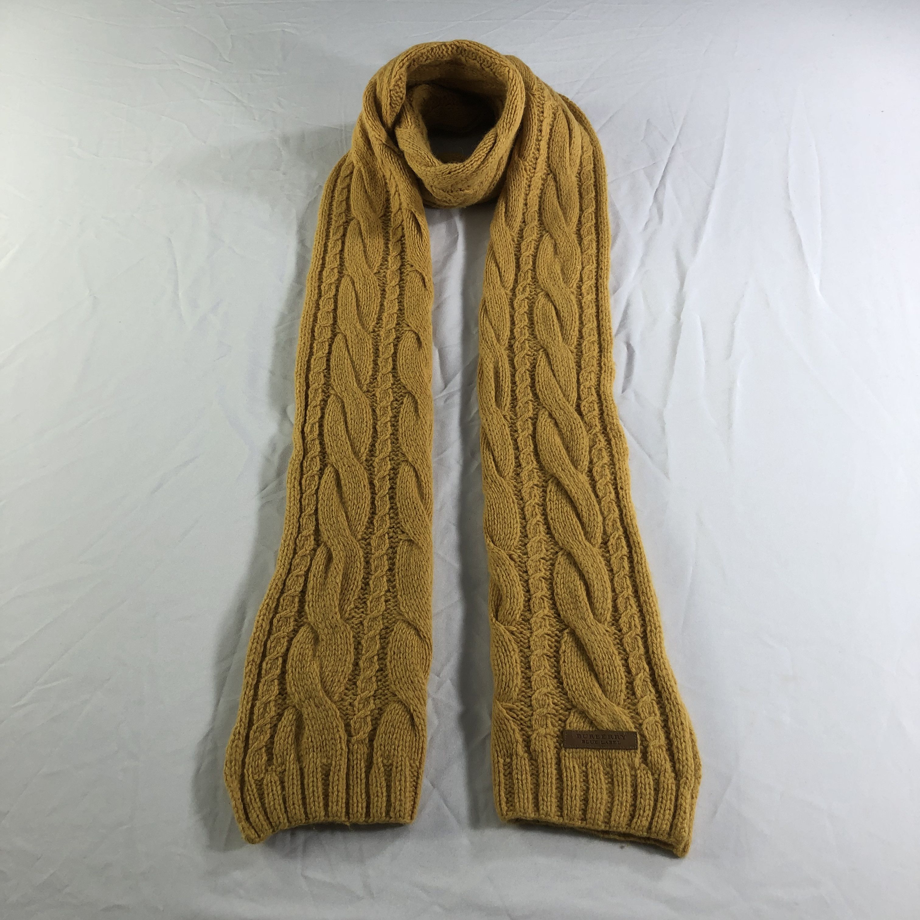 Burberry Burberrys Cable Knit Wool Scarf Muffler Neckwear V2240 Size ONE SIZE - 1 Thumbnail