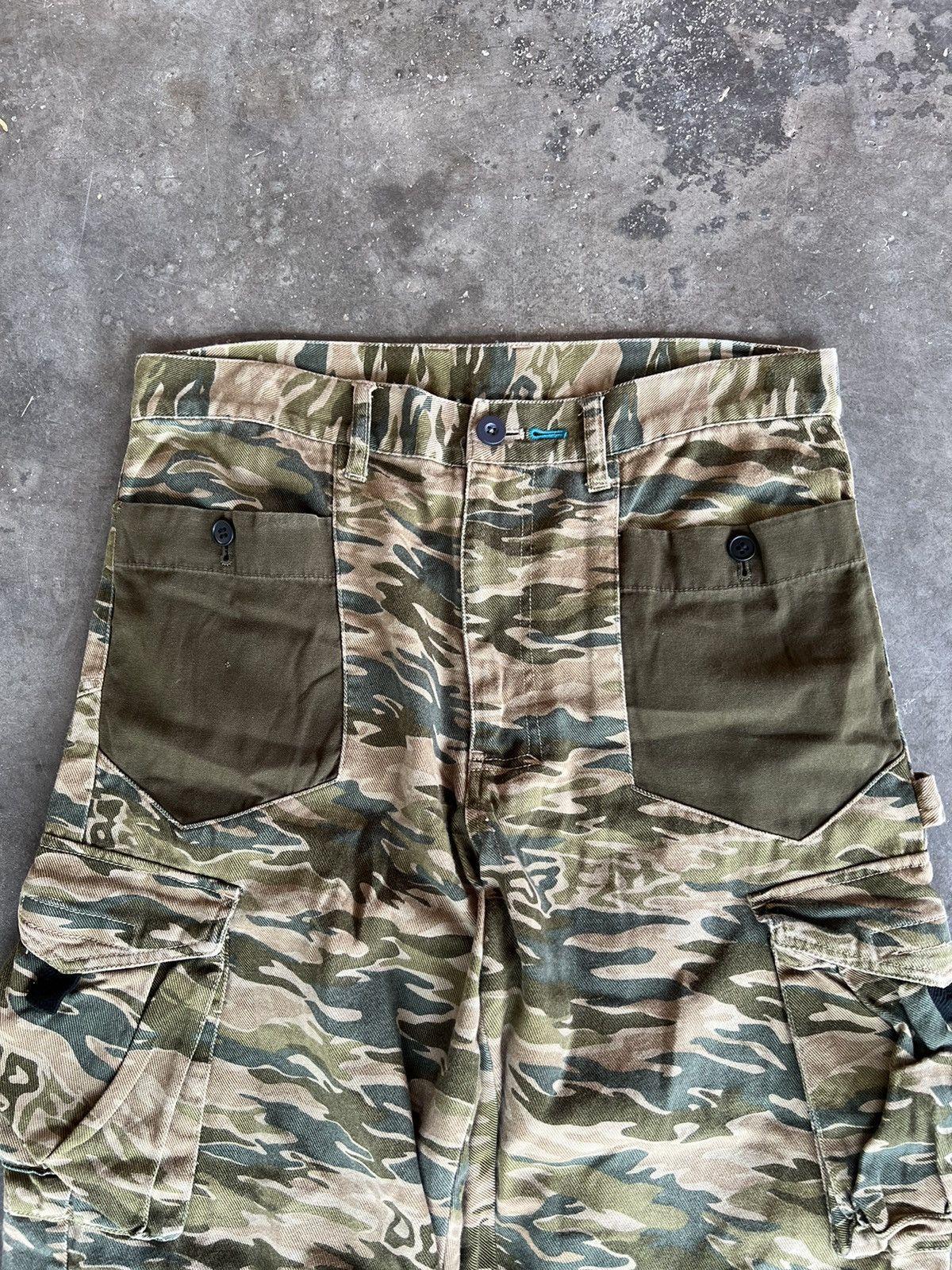 If Six Was Nine × PPFM PPFM TIGER STRIPE CAMO CARGO PANTS VERY RARE Size US 31 - 4 Thumbnail