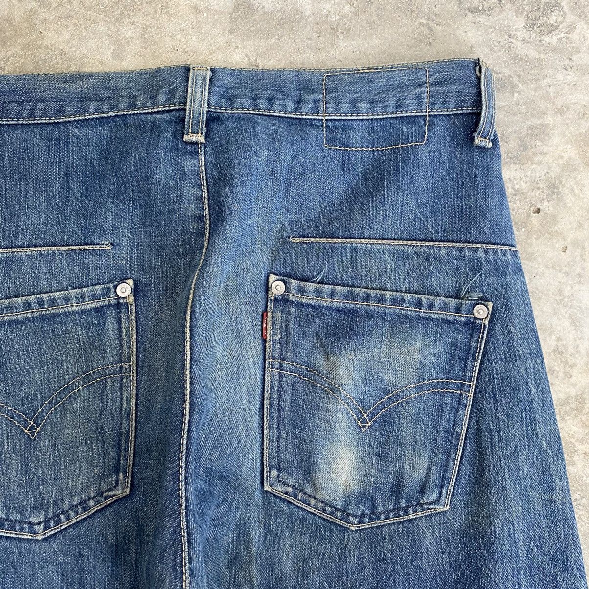 Levi's Vintage Levis Engineered Loose Denim Twisted Leg Jeans Size US 30 / EU 46 - 11 Thumbnail