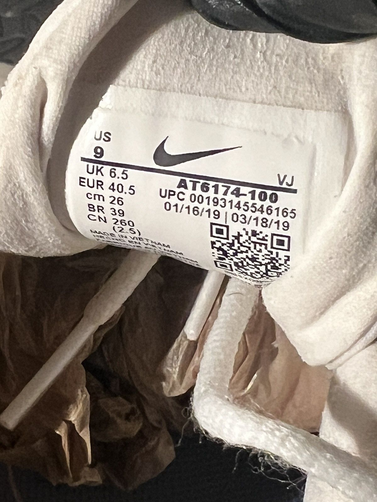 Nike CLEAN Nike Air Max 270 React Grey American size 9 Womens Size US 9 / IT 39 - 8 Thumbnail