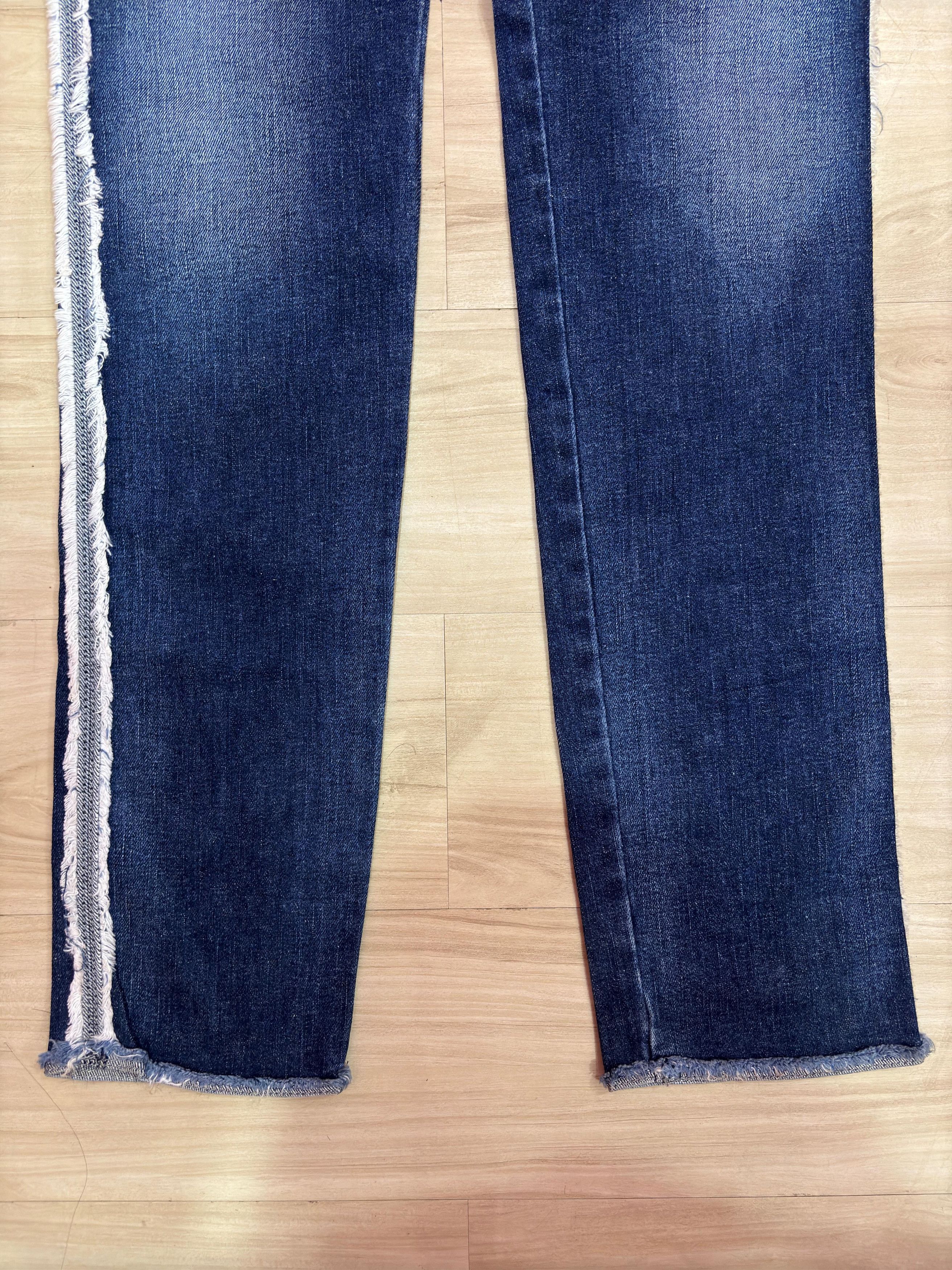 Diesel Diesel Frayed seam Jean (runs small) Button front- slim leg Size 27" / US 4 / IT 40 - 6 Thumbnail