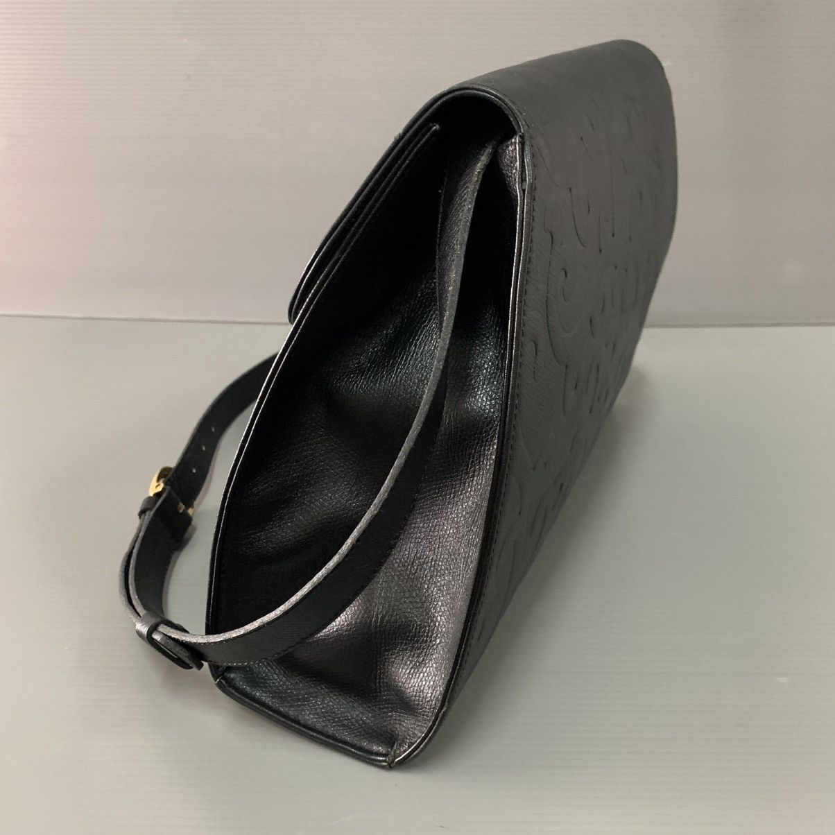 Yves Saint Laurent Saint Laurent 1990-2000s logo-debossed shoulder bag Size ONE SIZE - 5 Thumbnail