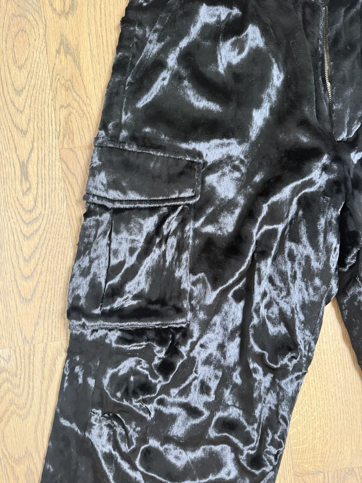 Supreme × Yohji Yamamoto Supreme x yohji yamamoto fur cargo pants Size US 34 / EU 50 - 2 Thumbnail