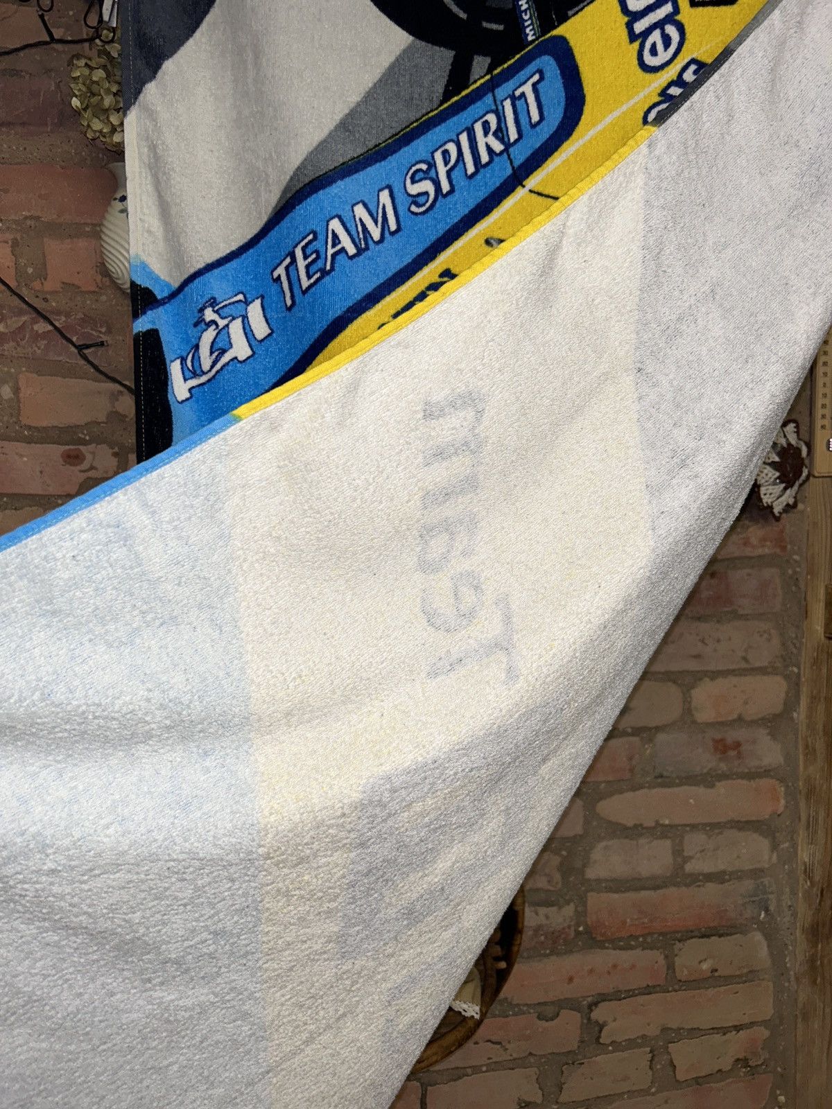 Formula 1 Formula Uno F1 Renault Team Mild Seven Racing Towel Size ONE SIZE - 5 Thumbnail