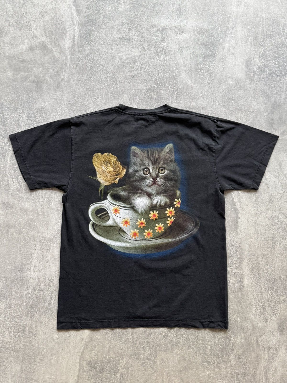 Vintage Vintage Cat In Flowers T-shirt Size US L / EU 52-54 / 3 - 2 Thumbnail