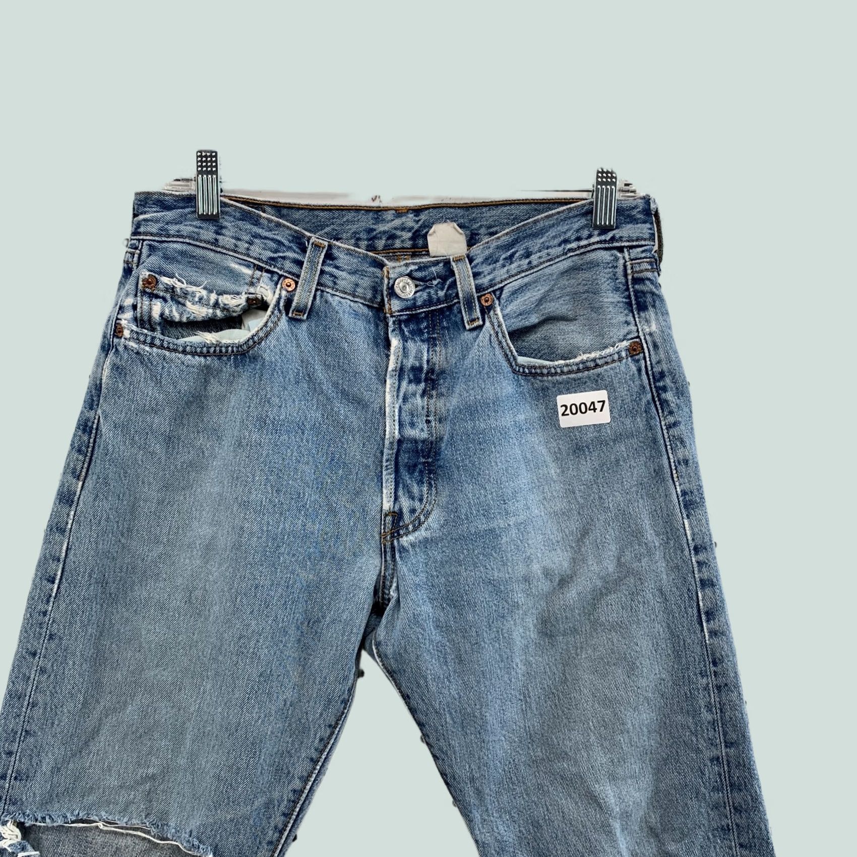 Levi's Vintage Levis 501 Jeans Mens Blue Denim Button FLy Size 33x30 Fits 32x28.5 Size US 33 - 1 Thumbnail