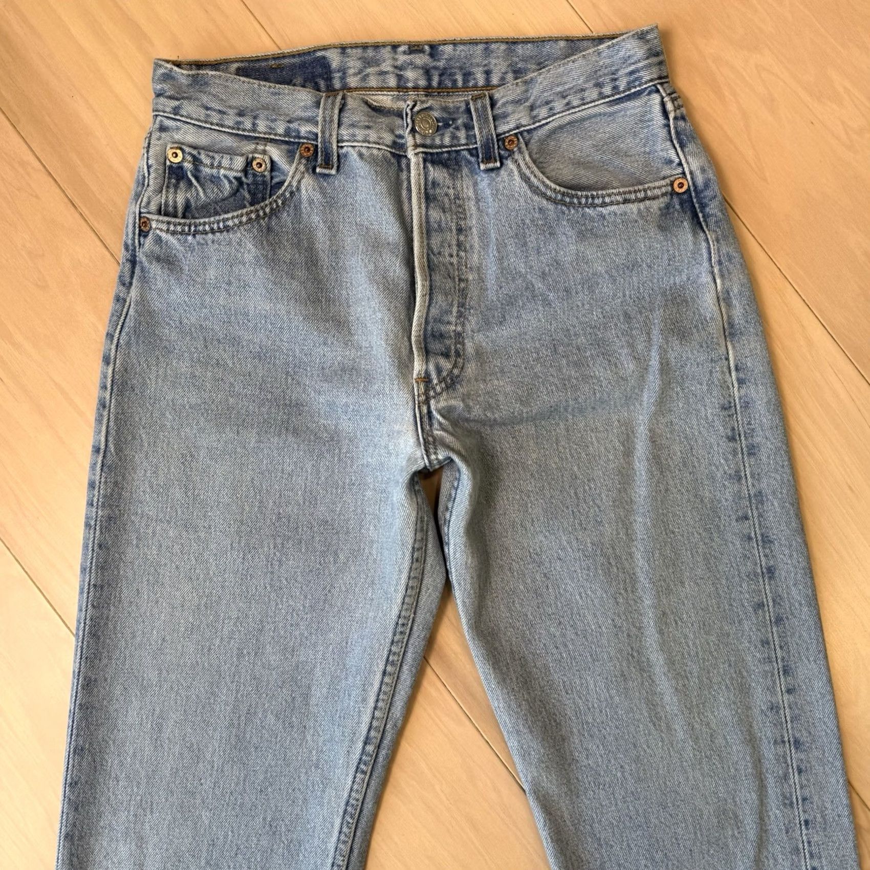 Levi's VINTAGE Levi's 501 Jeans 26 Blue Straight Leg 90s Denim For Women Non Selvedge Levi'S 501 Series 5-Pocket Design Button Closure Size 26" / US 2 / IT 38 - 3 Thumbnail