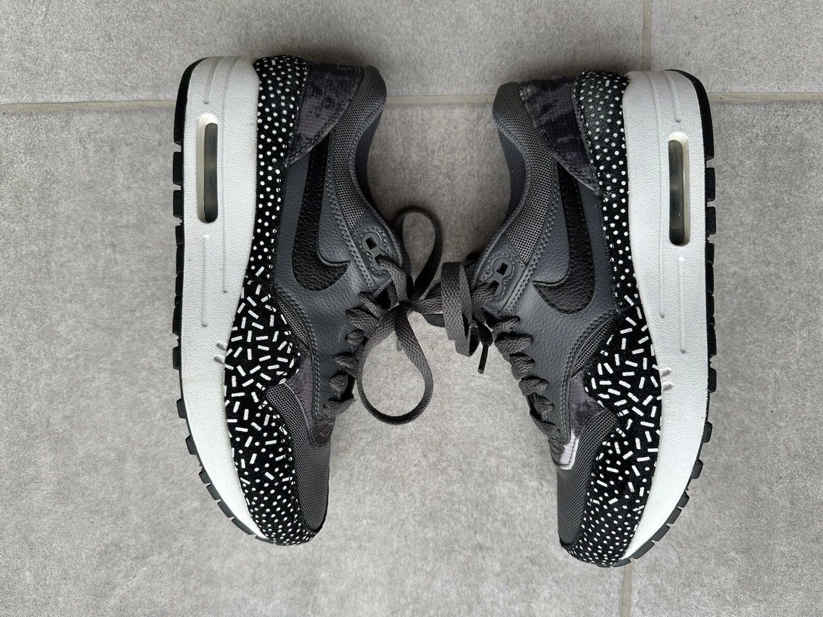 Nike Nike Air Max 1 Dark Grey Metallic 2014 Womens Shoes Sneakers Size US 6.5 / IT 36.5 - 5 Thumbnail